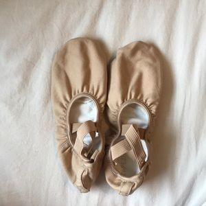 Capezio Hanami Canvas Ballet Flat Slipper in Nude
